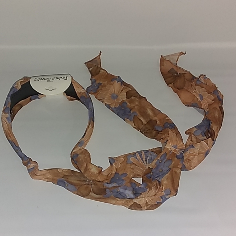 Set of 3 Different Horseshoe Hairbands With Ties - Picture 6 of 6